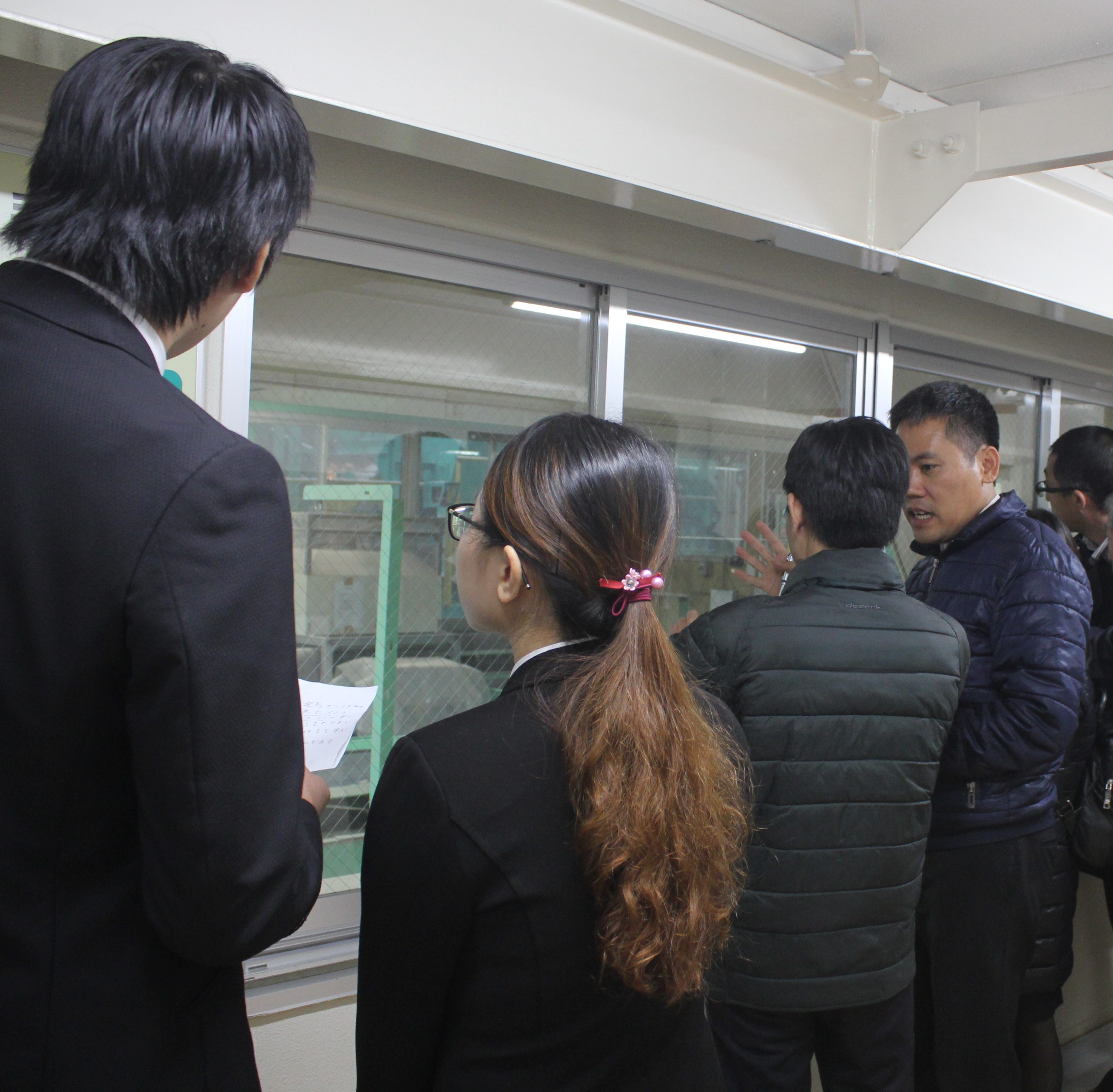 ベトナムの政府系研究機関の方々が当社に来場されました