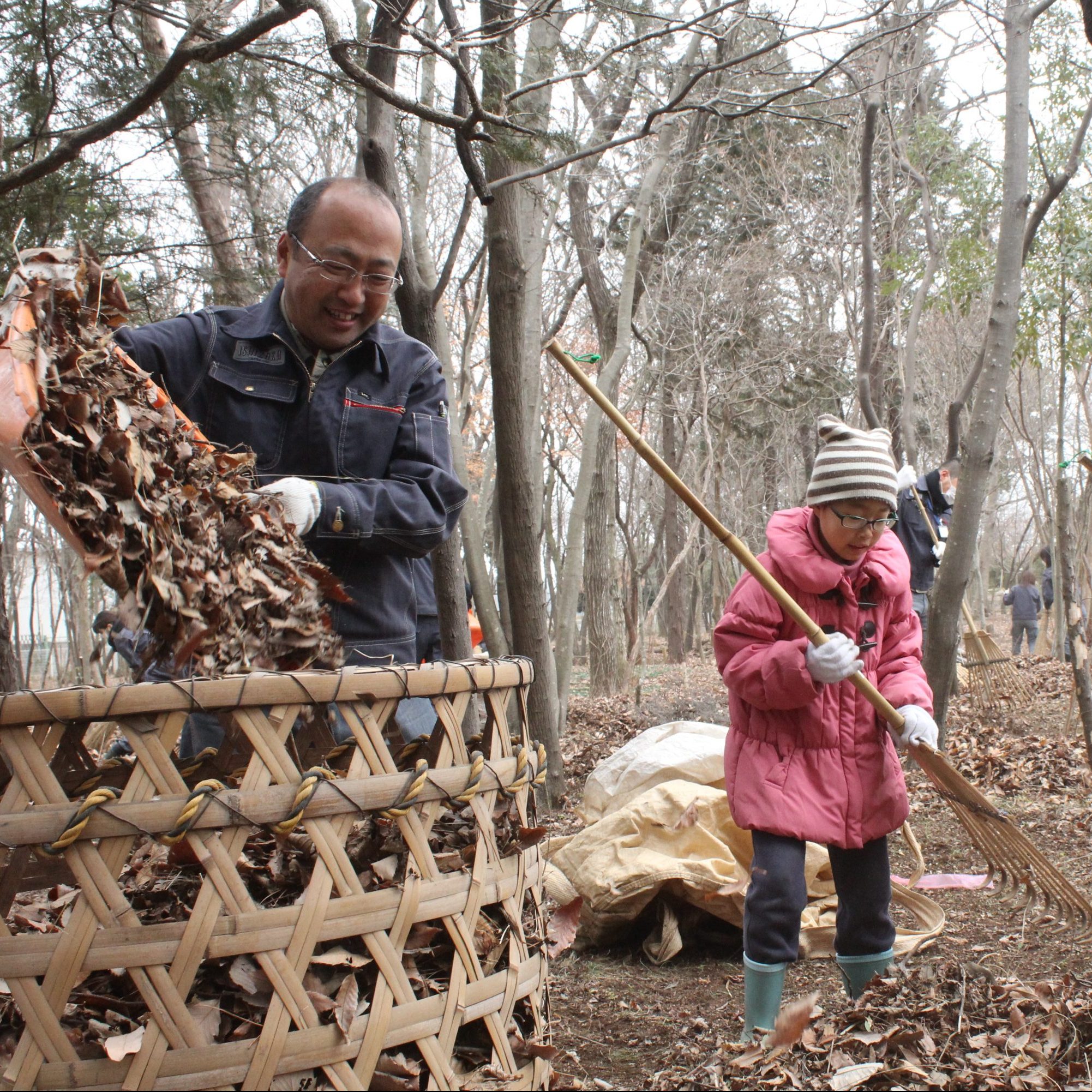 2/24（日）「やまゆり倶楽部」交流会“落ち葉かき体験”参加者募集！