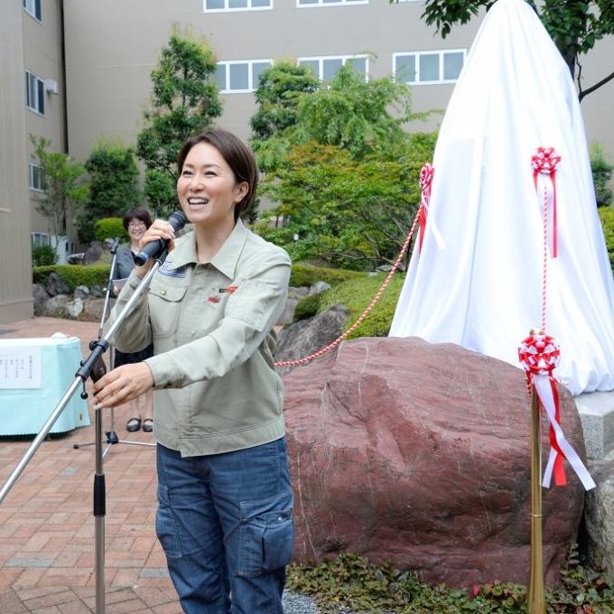 創業者・石坂好男の胸像完成披露式典（除幕式）を挙行しました